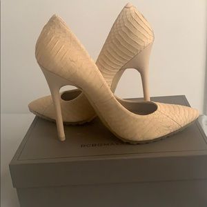 Bcbg Snake Skin pump